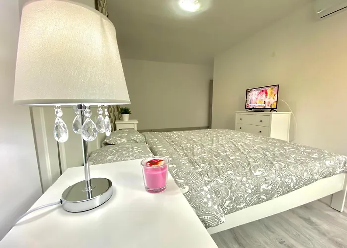 Apartahotel Morii &