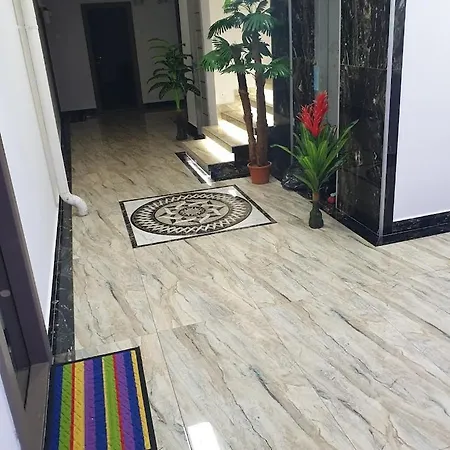 Aparthotel Morii & *